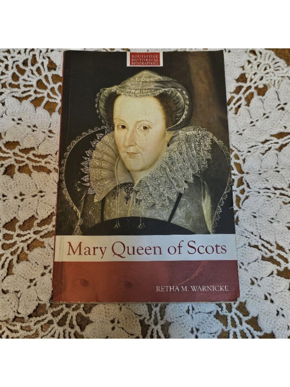 2006 MARY QUEEN OF SCOTS: A Mary Queen of Scots Biography - Paperback - GOOD